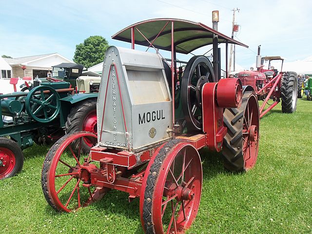 Tractor Mogul