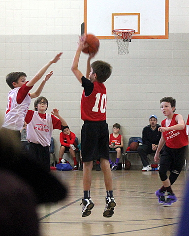 Empecé jugar basquetboll.