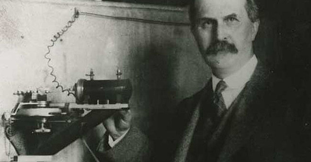 William Lawrence Bragg