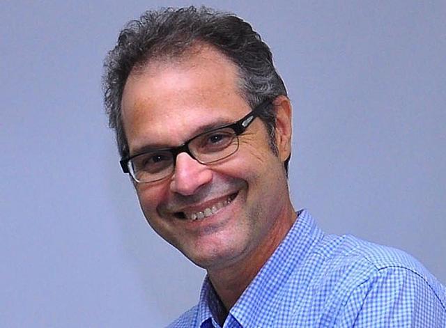 ERNESTO MCCAUSLAND ELJACH  "FEBRERO ESCARLATA"