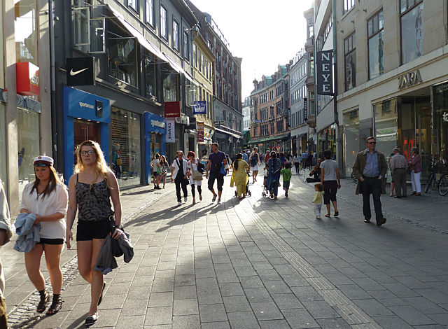 Dino und Pedro gingen spazieren.