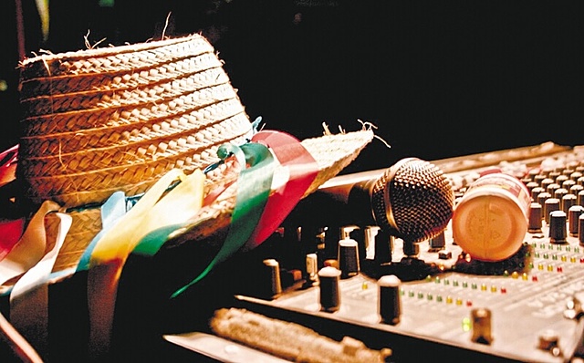 Orígenes de la radio comunitaria