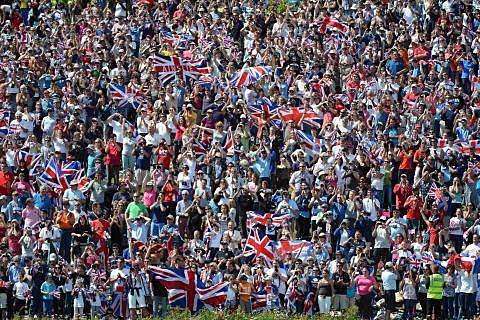 Der Karneval in Koeln ist ein grosses Chaos.