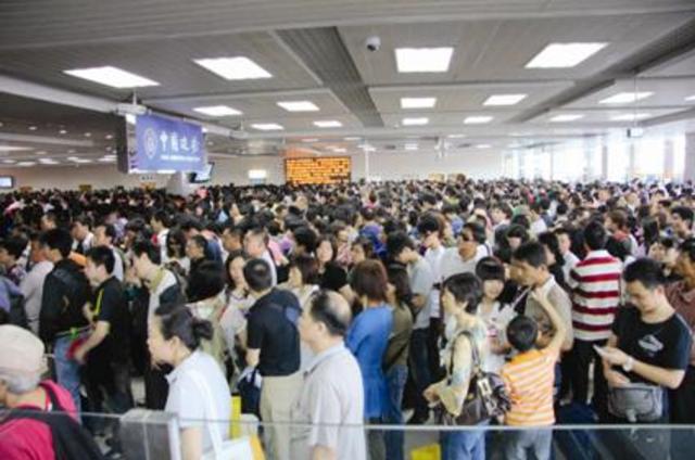 Over 540,000 passengers crossed the border every day.