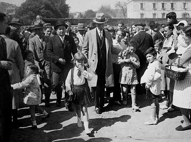 Guanyem les eleccions generals republicans i socialistes (Manuel Azaña es va convertir e ap de governs i Niceto Alcalà Zamora es president de la república
