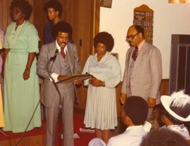 Newburg helps he East End congregation to buy several lots on Finzer Street.