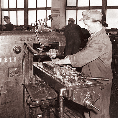 Timeline: Gospodarstvo v 20. st.