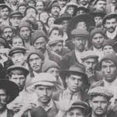 Timeline: A Revolução Republicana de 1910 / A Ditadura Militar de 1926