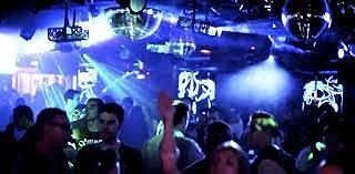 FIESTA EN LA NOCHE DE VIERNES