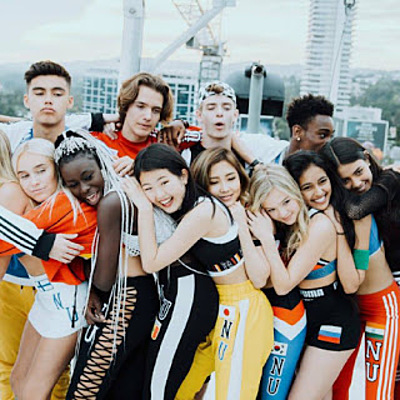 Timeline: NOW UNITED - Victória e Luana