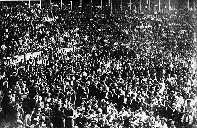 S’aprova a les Corts l’Estatut d’Autonomia de Catalunya