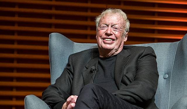 Phil Knight Steps Down as CEO