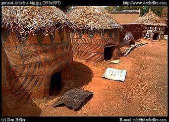 what did the Maori live in