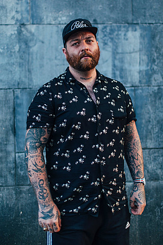 Retirada del Bajista Andy Nicholson