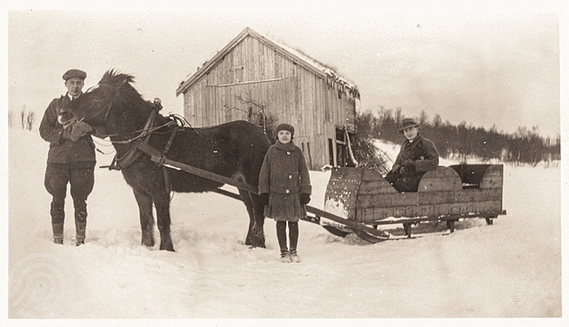 fikk smugla inn spinne maskin