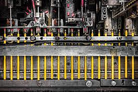 Va començar a treballar a l'empresa familiar de llapis