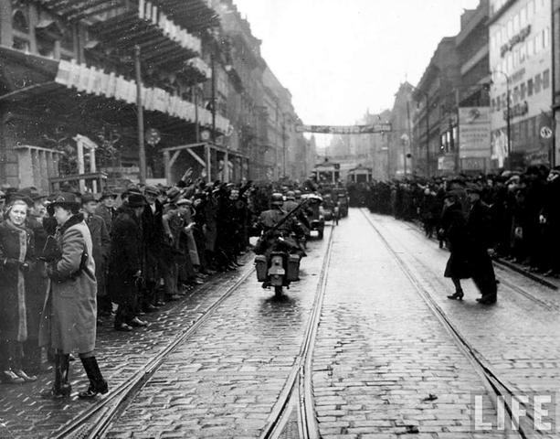 Nazis occupy part of Czechoslovakia