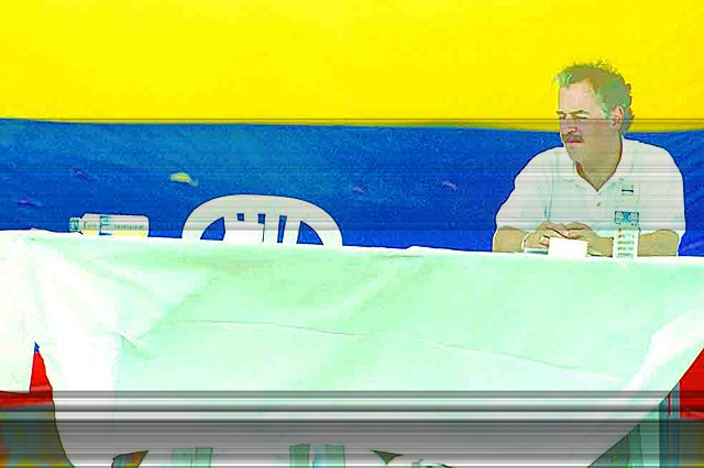 Y lo dejaron plantado.