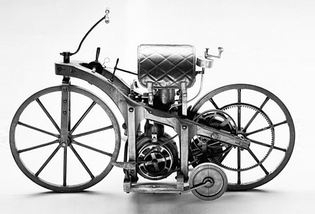 The Daimler Riding Car