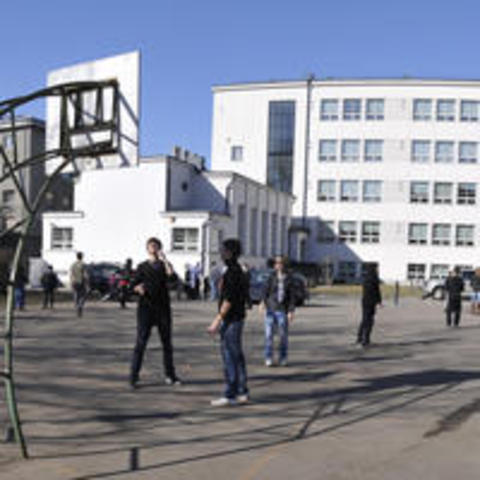 Лучшая среди русских школ страны