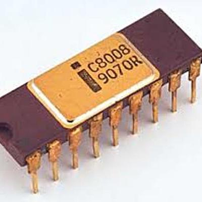 Timeline: 1972 Intel 8008 Es un microprocesador de 8 bits que poseía alrededor de 3500 transistores, direccionaba 16 KBytes y la frecuencia máxima de reloj (clock) era de 108 KHz.