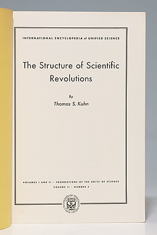 Thomas Kuhn publica "A Estrutura das Revoluções Científicas"
