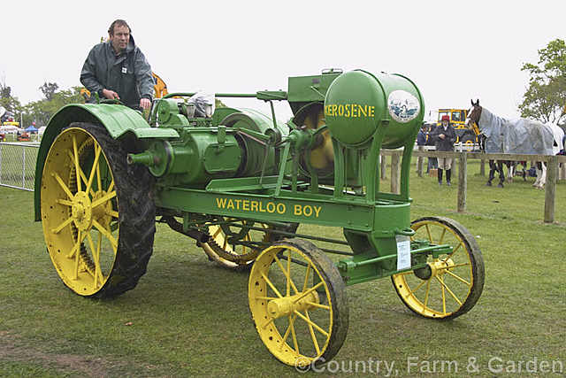 Primer Tractor con motor