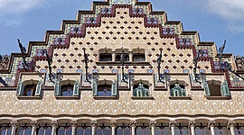 Timeline: MODERNISME_va ser un moviment cultural que va sorgir a Catalunya al final del segle xix i principis del segle xx, amb la voluntat de transformar la cultura tradicional en una cultura moderna oberta a Europa.