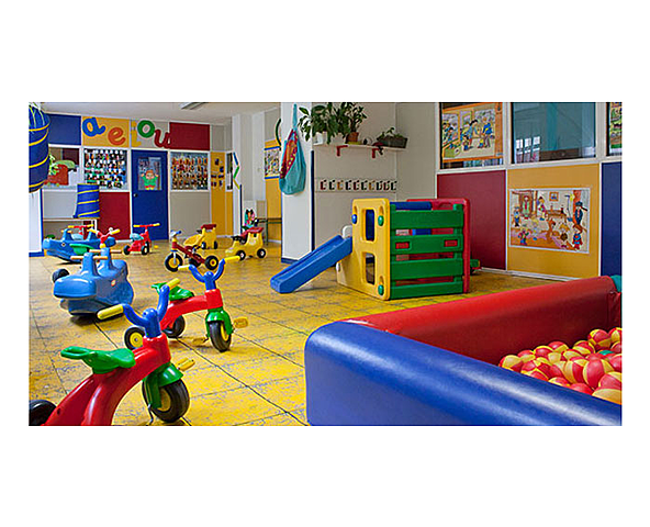 HAURTZAINDEGIKO LEHEN EGUNA