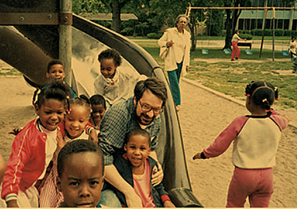 William Corsaro publishes his ethnography of children’s friendships