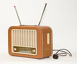 comienza la publicidad radiofónica