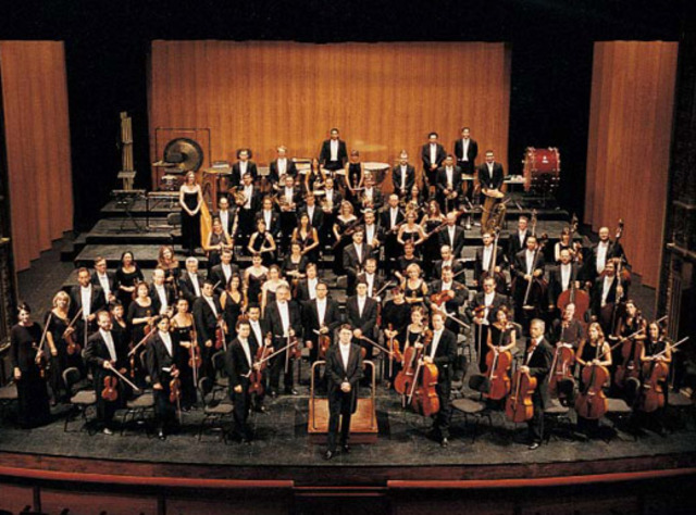 És part de l'orquestra del seu poble