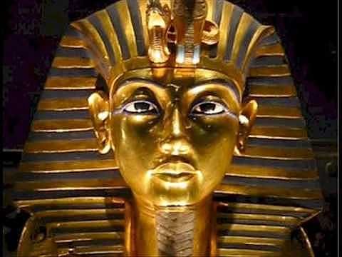 Tutenkhamen becomes child ruler