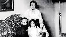 VALLE-INCLÁN SE CASA