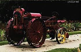 Tractor con motor de gasolina.