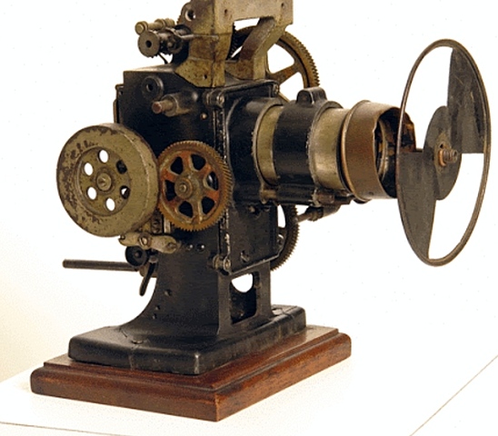 PROYECTOR CINAMOTOGRÁFICO