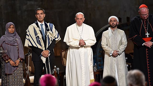 Pope Francis visits 9/11 memorial