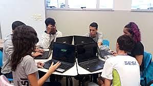 Palestra na escola SENAI em pompeia mostra novo método de ensino
