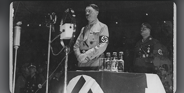 HITLER ES PROCLAMA FÜHRER