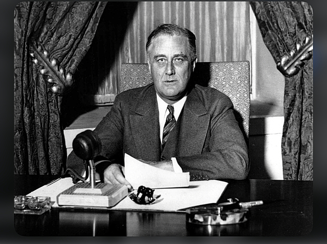 ARRIBA AL PODER FRANKLIN D. ROOSEVELT