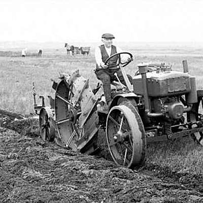 Timeline: HISTORIA DEL TRACTOR