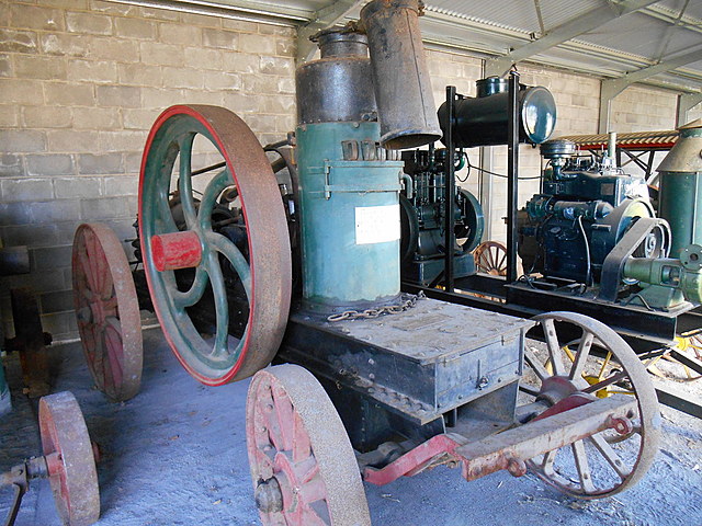 Primer tractor Ingles