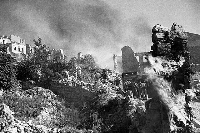 Оставление Севастополя