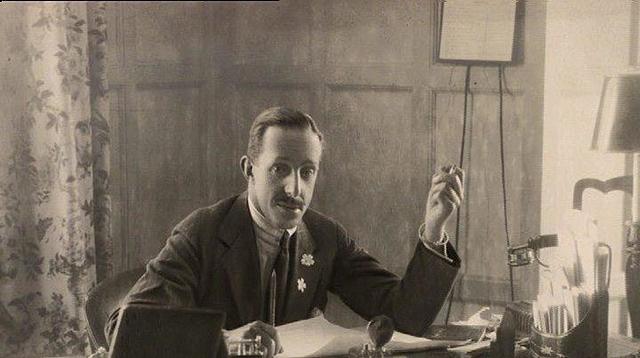 Exilio de Alfonso XIII y el establecimiento de la II República