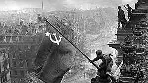 Suicidio de Hitler y ciada de Berlín.