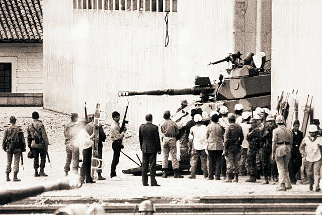 TOMA AL PALACIO DE JUSTICIA