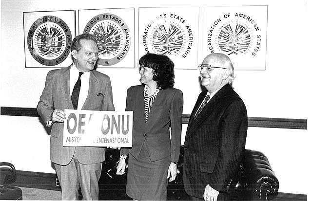 Estableimiento de la Misión Civil Internacional en Haití (MICIVIH)