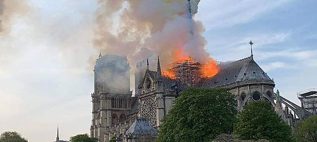 Es crema Notre Dame