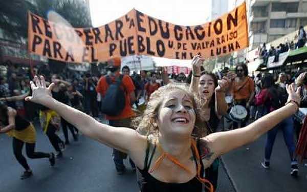 Ganaron los estudiantes: en Chile la educación será gratuita
