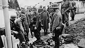 Alemania con ayuda de Italia invade Yugoslavia, y Grecia.